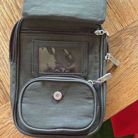 Baggallini Cross Body.  Good condition. - Picture 4 of 7